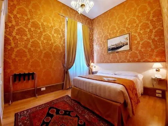 Classic Tek Büyük Yataklı Oda, Kanal Manzaralı