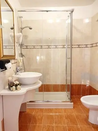 Classic Tek Büyük Yataklı Oda, Teras, Avlu Manzaralı