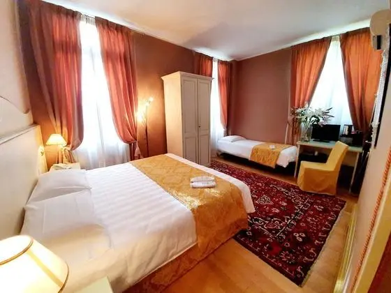 Classic Üç Kişilik Oda