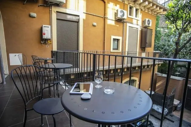 Classic Tek Büyük Yataklı Oda, Avlu Manzaralı (Tessalo)