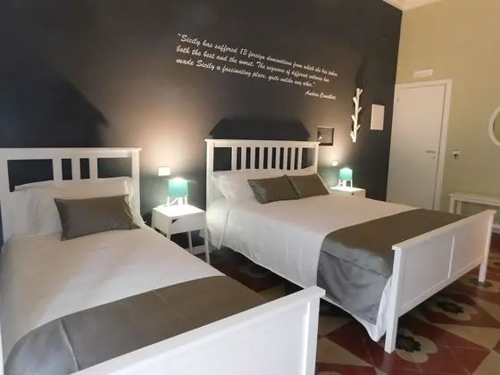 Family Üç Kişilik Oda, Şehir Manzaralı (Paracelsus)