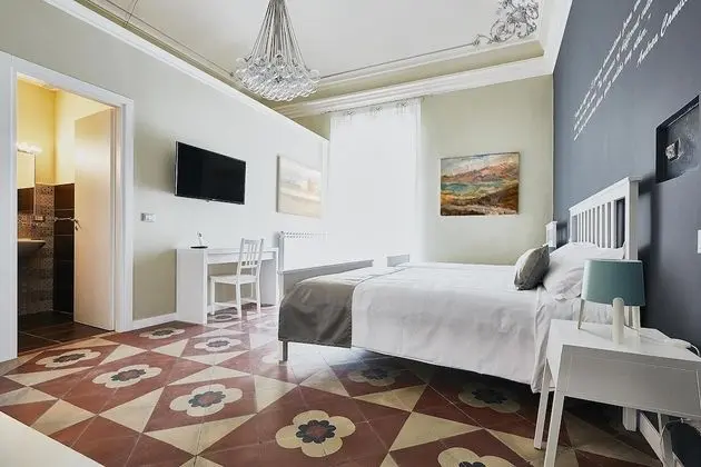 Family Üç Kişilik Oda, Şehir Manzaralı (Paracelsus)