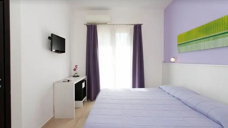 Comfort Tek Büyük veya İki Ayrı Yataklı Oda