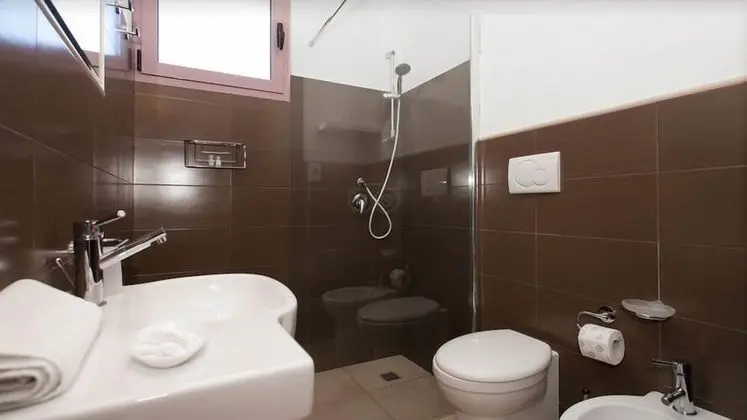Comfort Tek Büyük veya İki Ayrı Yataklı Oda