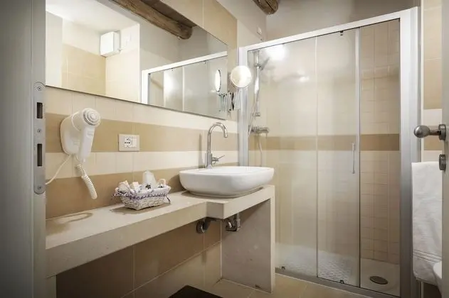 Comfort Tek Büyük veya İki Ayrı Yataklı Oda