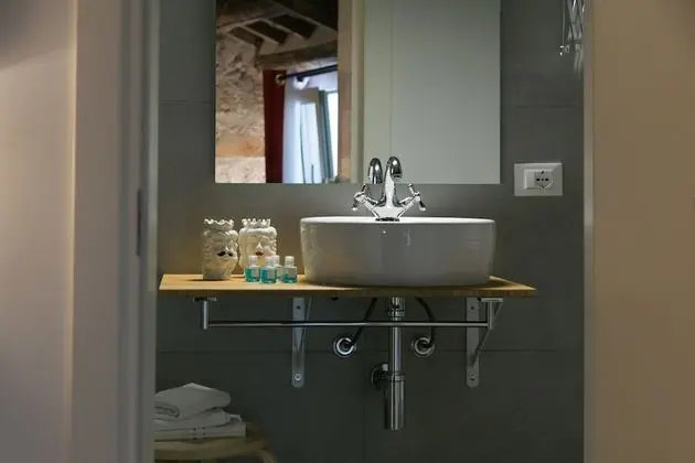 Deluxe Tek Büyük Yataklı Oda (MANSARDINA)
