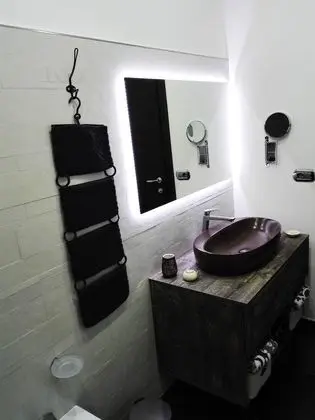 Tek Büyük Yataklı Oda, Ortak Banyo