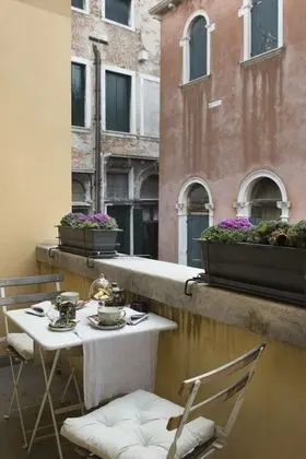 Junior Süit, Balkon, Kanal Manzaralı