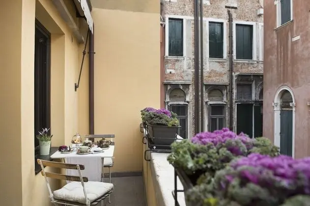 Junior Süit, Balkon, Kanal Manzaralı