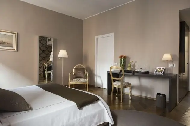 Luxury Tek Büyük Yataklı Oda, Kanal Manzaralı