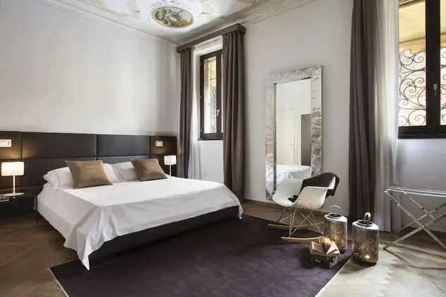 Luxury Tek Büyük Yataklı Oda, Kanal Manzaralı