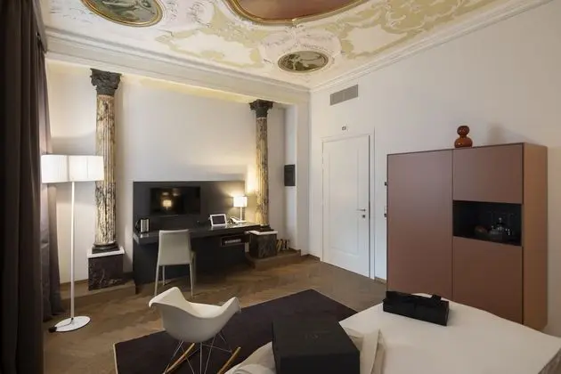 Luxury Tek Büyük Yataklı Oda, Kanal Manzaralı