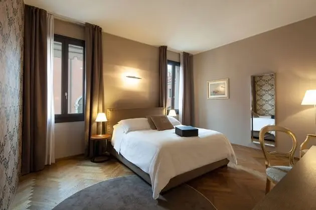 Luxury Tek Büyük Yataklı Oda, Kanal Manzaralı