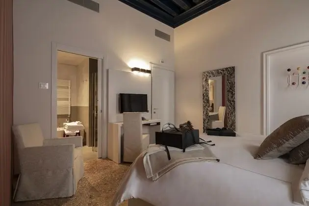 Luxury Tek Büyük Yataklı Oda, Kanal Manzaralı