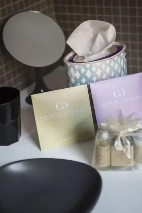 Luxury Tek Büyük Yataklı Oda, Kanal Manzaralı