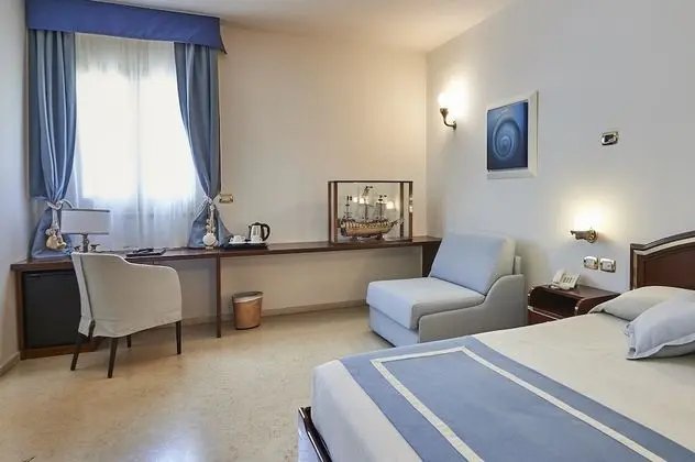 Classic Üç Kişilik Oda