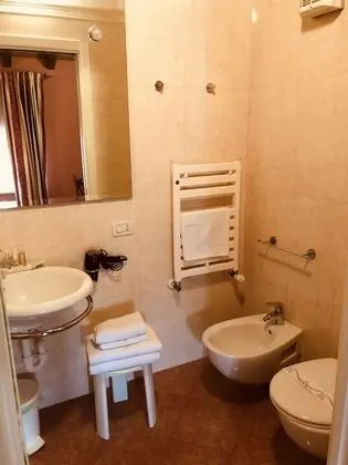Basic Büyük Yataklı Tek Kişilik Oda