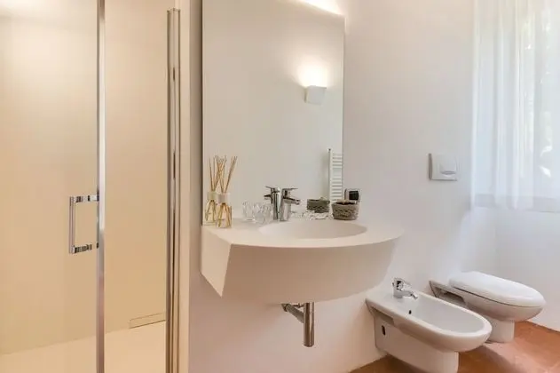 Tek Büyük Yataklı Oda, Özel Banyo, Zemin Kat (Corbezzolo)