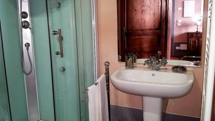 Superior Büyük Yataklı Tek Kişilik Oda, Park Manzaralı