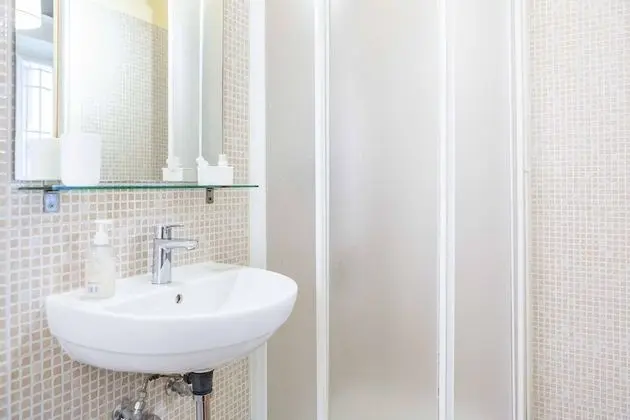 Economy Tek Büyük Yataklı Oda