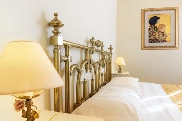 Tek Büyük Yataklı Oda, Özel Banyo (Giallo)