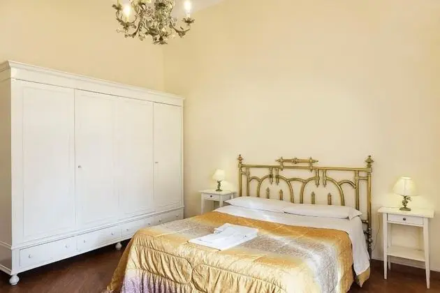 Tek Büyük Yataklı Oda, Özel Banyo (Giallo)