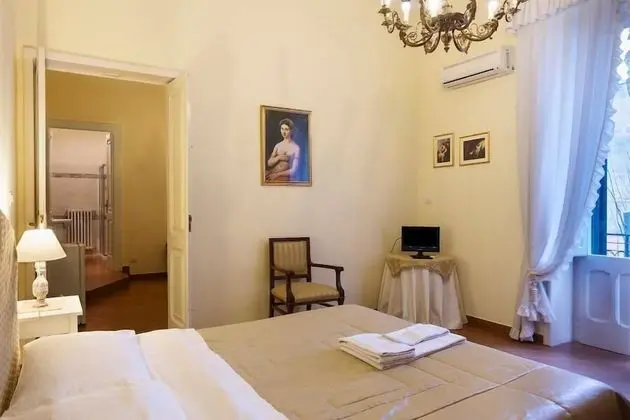 Tek Büyük Yataklı Oda, Özel Banyo (Rossa)