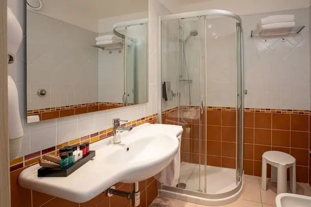 Tek Büyük Yataklı Oda, Balkon, Deniz Manzaralı