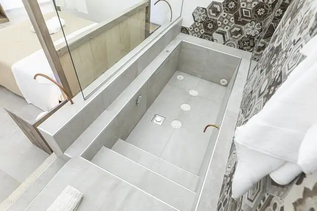 Luxury Oda