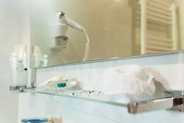 Üç Kişilik Oda, Birden Çok Yatak