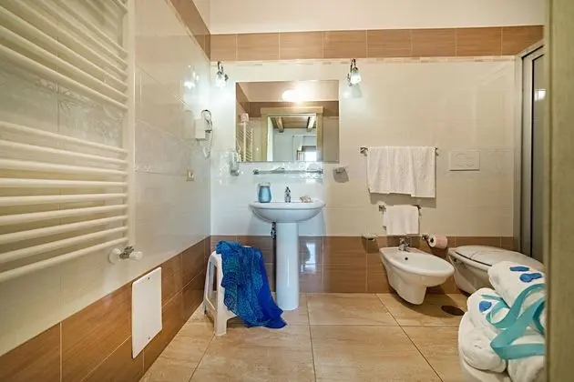 Üç Kişilik Oda, Birden Çok Yatak