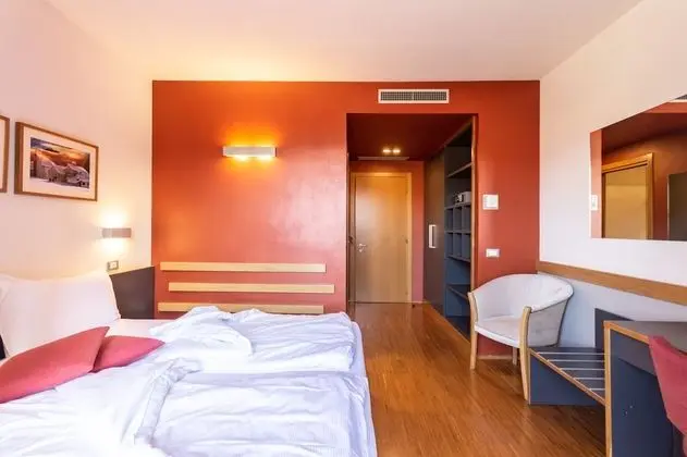 Standard Tek Büyük veya İki Ayrı Yataklı Oda