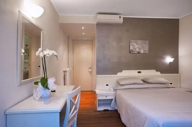 Üç Kişilik Oda