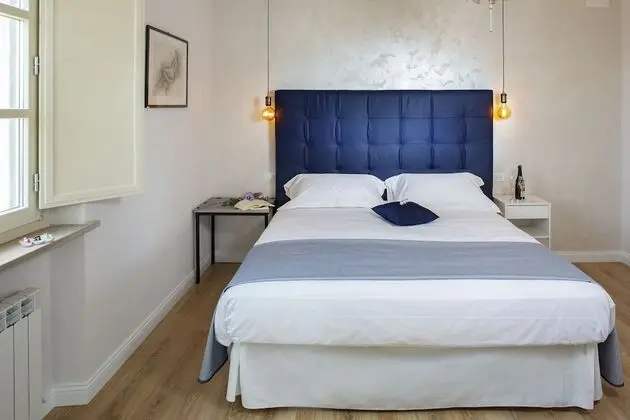 Junior Süit (Bacio)