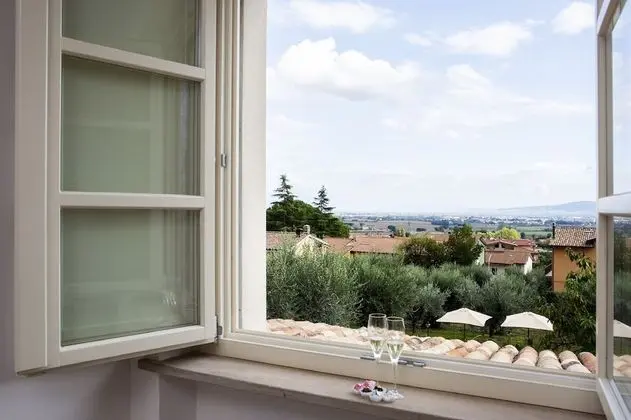 Junior Süit (Bacio)