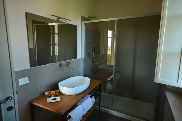 Junior Süit (Bacio)