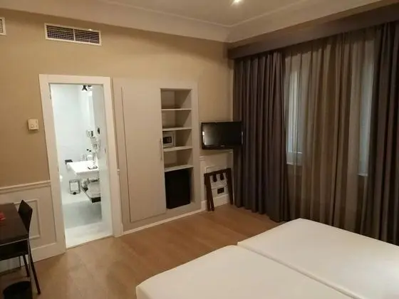 Standard Üç Kişilik Oda, 3 Tek Kişilik Yatak