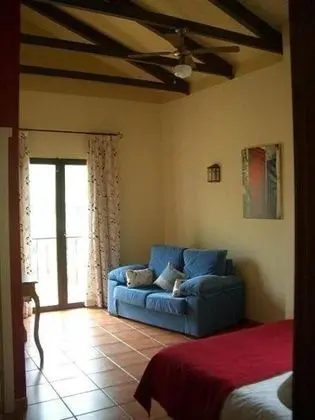 Tek Büyük veya İki Ayrı Yataklı Oda, Sigara İçilmez, Dağ Manzaralı