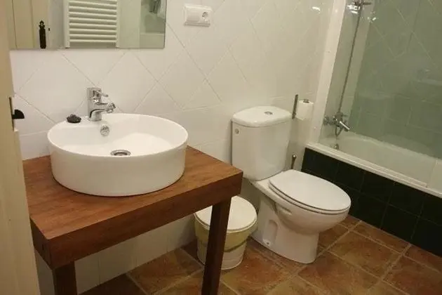 Tek Büyük veya İki Ayrı Yataklı Oda, Sigara İçilmez, Dağ Manzaralı