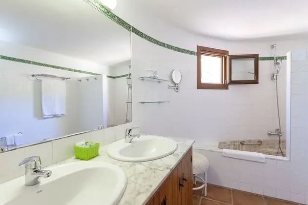 Tek Büyük Yataklı Oda (2 adults + 1 child)