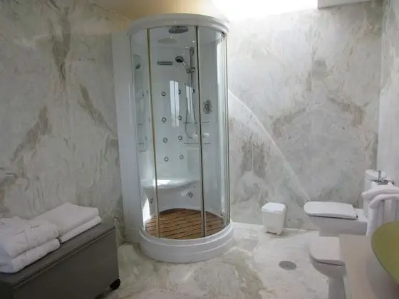 Deluxe Dört Kişilik Oda (3)