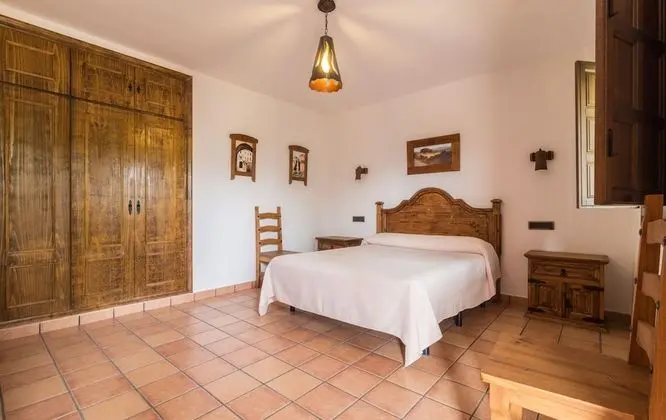 Ev, Birden Çok Yatak Odası, Kişiye Özel Havuzlu