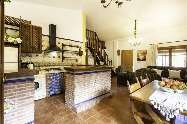 Ev, 4 Yatak Odası, Kişiye Özel Havuzlu, Dağ Manzaralı