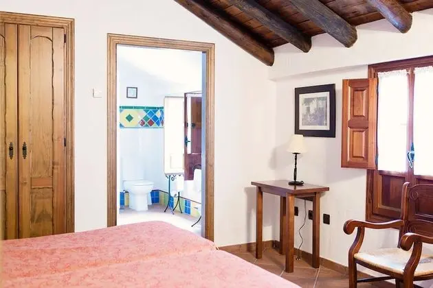 Tek Büyük Yataklı Oda, 2 Tek Kişilik Yatak