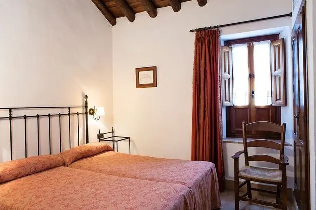 Tek Büyük Yataklı Oda, 2 Tek Kişilik Yatak