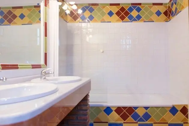 Tek Büyük Yataklı Oda, 2 Tek Kişilik Yatak