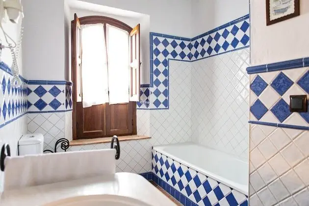 Tek Büyük Yataklı Oda, 2 Tek Kişilik Yatak