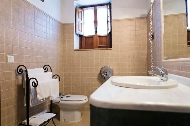 Tek Büyük Yataklı Oda, 2 Tek Kişilik Yatak