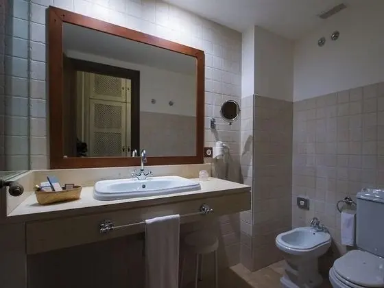 Büyük Yataklı Tek Kişilik Oda