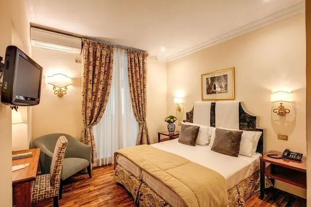 Basic Tek Büyük Yataklı Oda